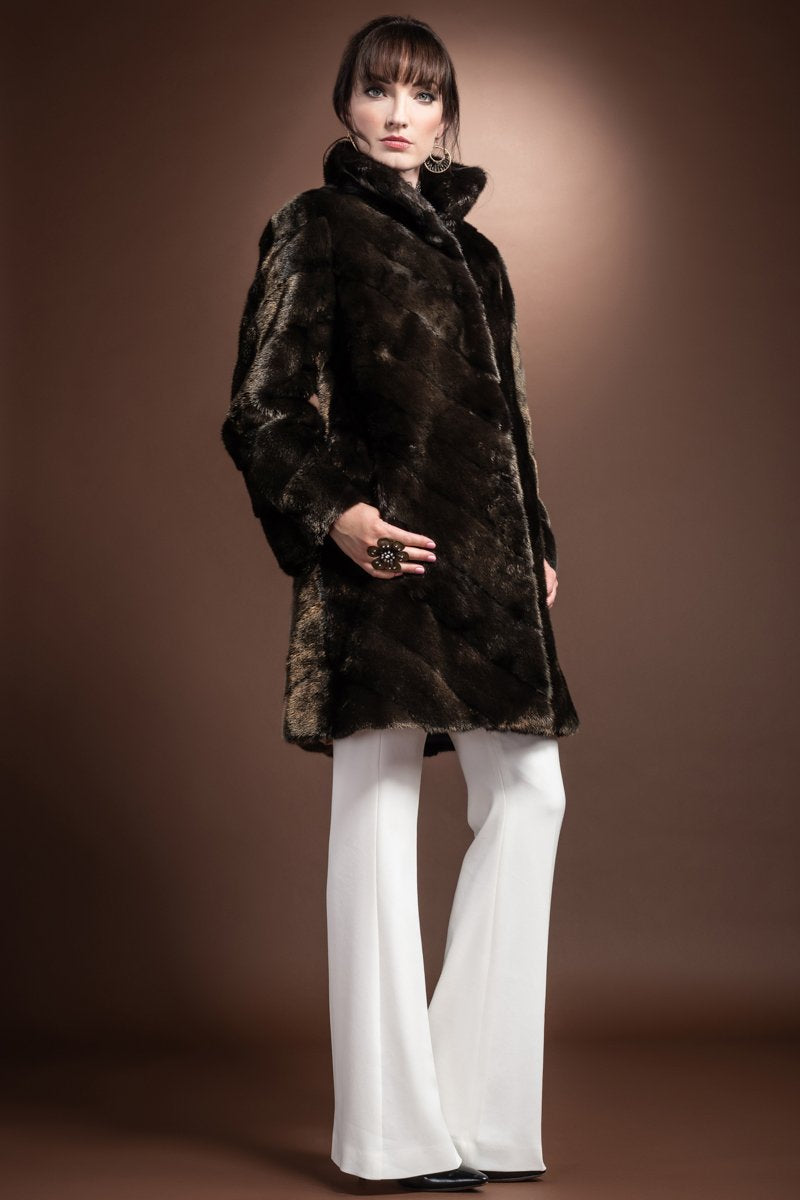 XS EM-EL Metallic Gold V-Shape Mink Mid-Length Fur Coat